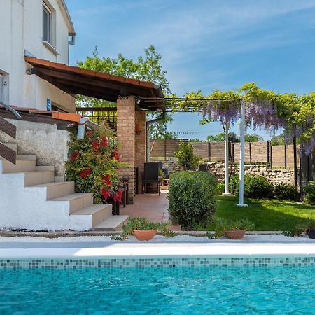 Apartment Adriana On Peaceful Location With Pool Pula Extérieur photo