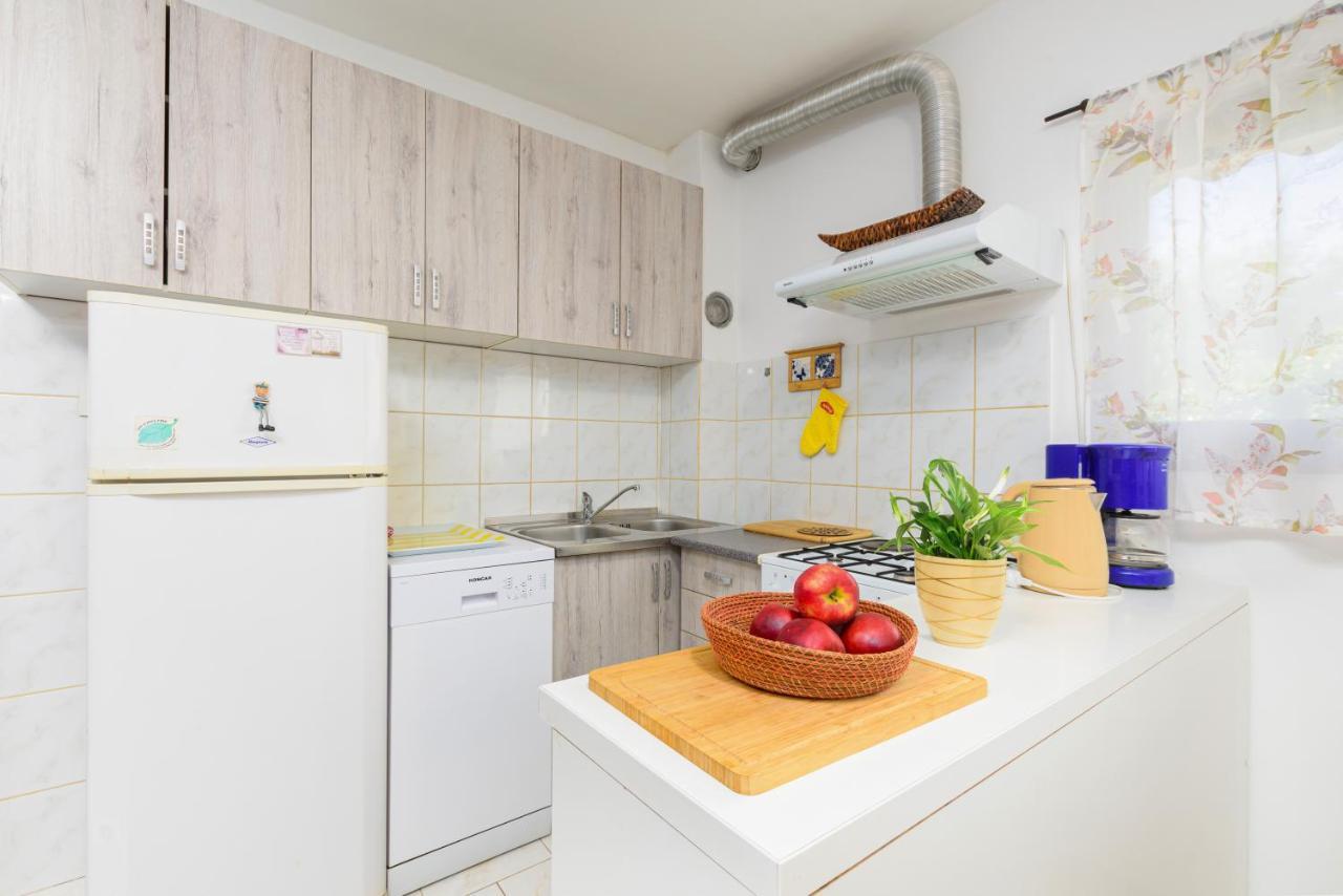 Apartment Adriana On Peaceful Location With Pool Pula Extérieur photo