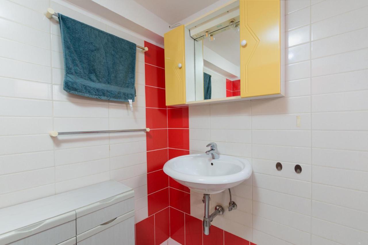 Apartment Adriana On Peaceful Location With Pool Pula Extérieur photo